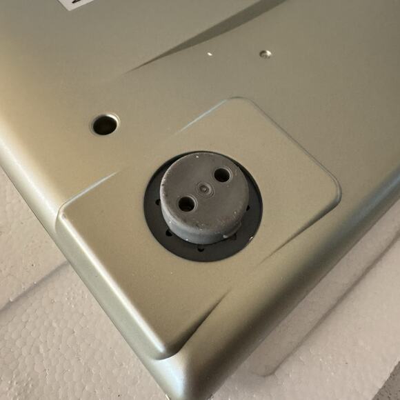 A&D Medical UC-321PL Precision Personal Health Scale Tested No Feet 4 Carpet - Picture 4 of 5